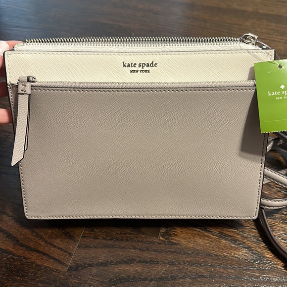 Kate Spade Cross Body 🎉 - Picture 2 of 9